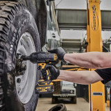 Гайкокрут ударний акумуляторний безщітковий DeWALT + 2 акумулятори, зарядний пристрій (DCF900P2G)
