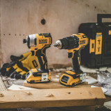 Набір з двох інструментів безщіткових DeWALT (DCK2062D2T)