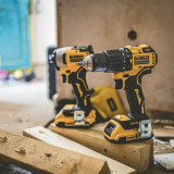Набір з двох інструментів безщіткових DeWALT (DCK2062D2T)