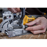 Фрезер акумуляторний ламельний безщітковий DeWALT 18В (DCW682N)