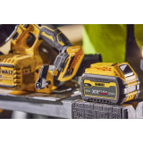 Пила дискова акумуляторна безщіткова DeWALT 18В, 190x30 мм (DCS573NT)