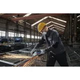 Шліфмашина кутова акумуляторна Bosch GWS 18V-8 Professional з АКБ GBA 18V 4 Аг та ЗП GAL 18V-40, у кейсі, Ø125 мм (06019N9021)