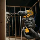 Дрель-шуруповерт аккумуляторная бесщёточная DeWALT DCD701D2