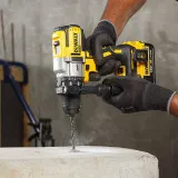 Дрель-шуруповерт аккумуляторная бесщеточная DeWALT DCD991P2