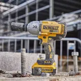 Гайковерт ударный аккумуляторный бесщёточный DeWALT DCF897NT