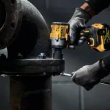 Гайковерт ударный аккумуляторный бесщёточный DeWALT DCF922NT