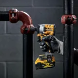 Гайковерт ударный аккумуляторный бесщёточный DeWALT DCF922NT