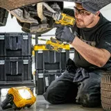 Фонарь светодиодный аккумуляторный DeWALT DCL077