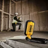 Фонарь светодиодный аккумуляторный DeWALT DCL182