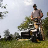 Газонокосилка аккумуляторная бесщёточная DeWALT DCMWP134N