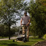 Газонокосилка аккумуляторная бесщёточная DeWALT DCMWP134N
