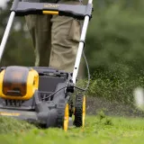 Газонокосилка аккумуляторная самоходная бесщёточная DeWALT DCMWSP550N