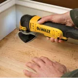 Багатофункціональний інструмент мережевий DeWALT (DWE315KT)