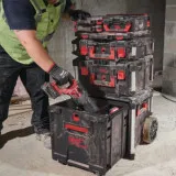 Ящик для инструмента на колесах, с выдвижным отсеком MILWAUKEE PACKOUT, (560x410x665 мм.) (4932498651)