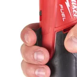 Аккумуляторная удлиненная трещотка Milwaukee M12 FIR38LR-0 3/8