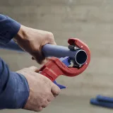 Труборез для пластиковых труб Knipex DP50 до 50мм (90 23 01 BK)