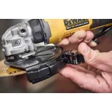 Кутова шліфувальна машина (болгарка) акумуляторна безщіткова DeWALT 18В, 125 мм, Paddle Switch (DCG404NT)