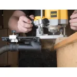 Фрезер мережевий DeWALT 1100Вт (DW621KT)