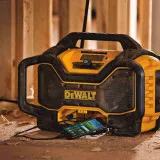Зарядний пристрій-радіоприймач DeWALT DCR027, для акумуляторів Li-Ion 18В/54В XR, струм 10А, (DCR027)