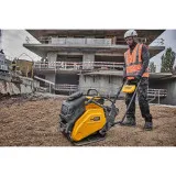 Вібраційна плита прямохідна акумуляторна DeWALT POWERSHIFT (DCPS7154N)