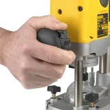 Фрезер мережевий DeWALT 1100Вт (DW621KT)