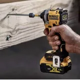 Шурупокрут ударний акумуляторний безщітковий DeWALT, 18 В, 206 Н·м, 1 ⁄ 4, без АКБ та ЗП (DCF850NT)