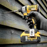 Шурупокрут акумуляторний ударний безщітковий DeWALT, 18 В, 205 Н·м, 1 ⁄ 4 (DCF887P2)