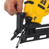 Пістолет цвяхозабивний акумуляторний безщітковий DeWALT, 18 В, кріплення 32 - 63 мм, магазин 110 шт., без АКБ та ЗП (DCN650N)