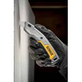 Нож с выдвижным лезвием DeWALT 150 мм Demo-Assist (DWHT10054-0)